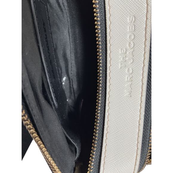 Marc Jacobs Sleek Black Snapshot Camera Bag - Picture 6 of 6